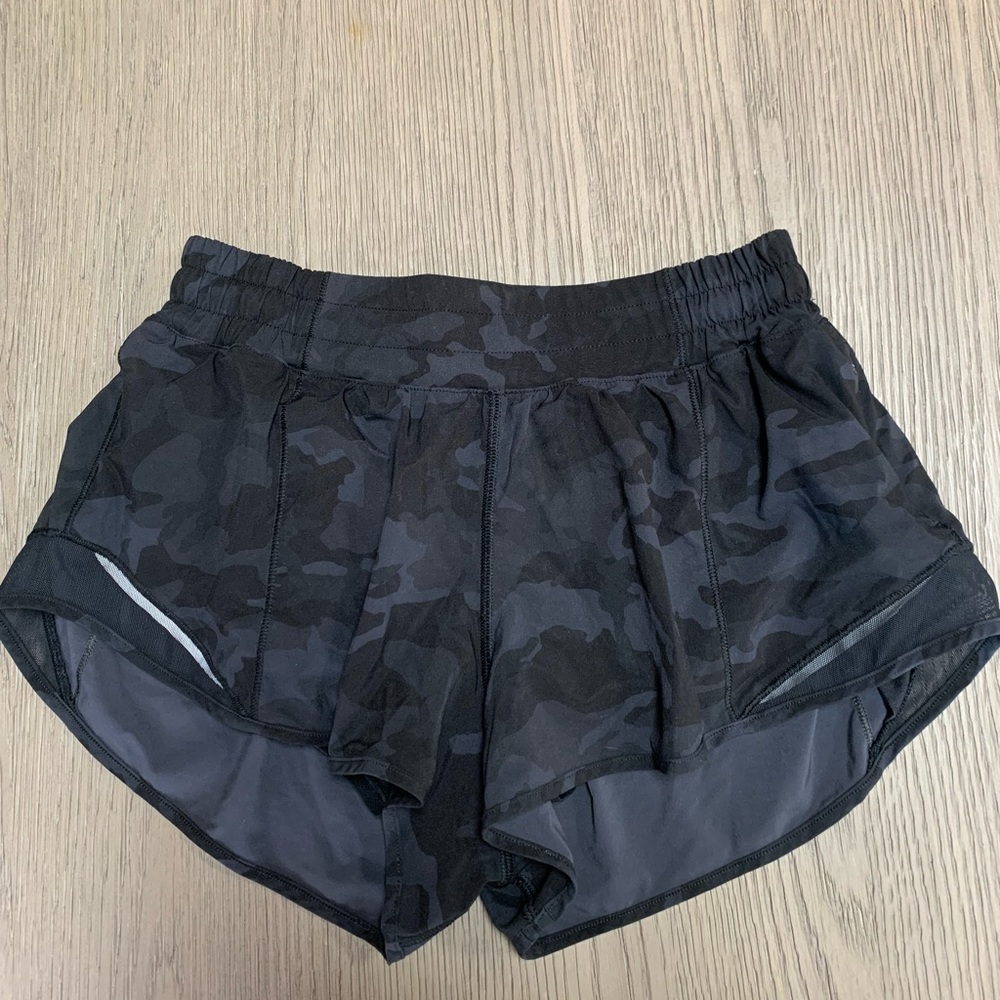 LULULEMON HOTTIE HOT HIGH-RISE LINED SHORT 2.5”